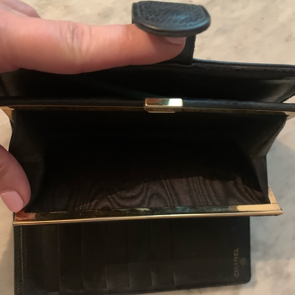 Chanel Authentic Vintage Ecarlate Wallet in black. - Picture 8 of 13